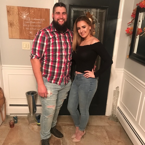 Meet your Posher, Mikaela - Picture 2 of 2